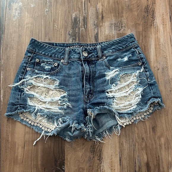 • Women’s 6 American Eagle Blue Jean Shorts - Picture 1 of 7